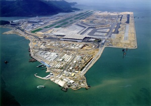HKIA, bandara yang mengapung di atas laut